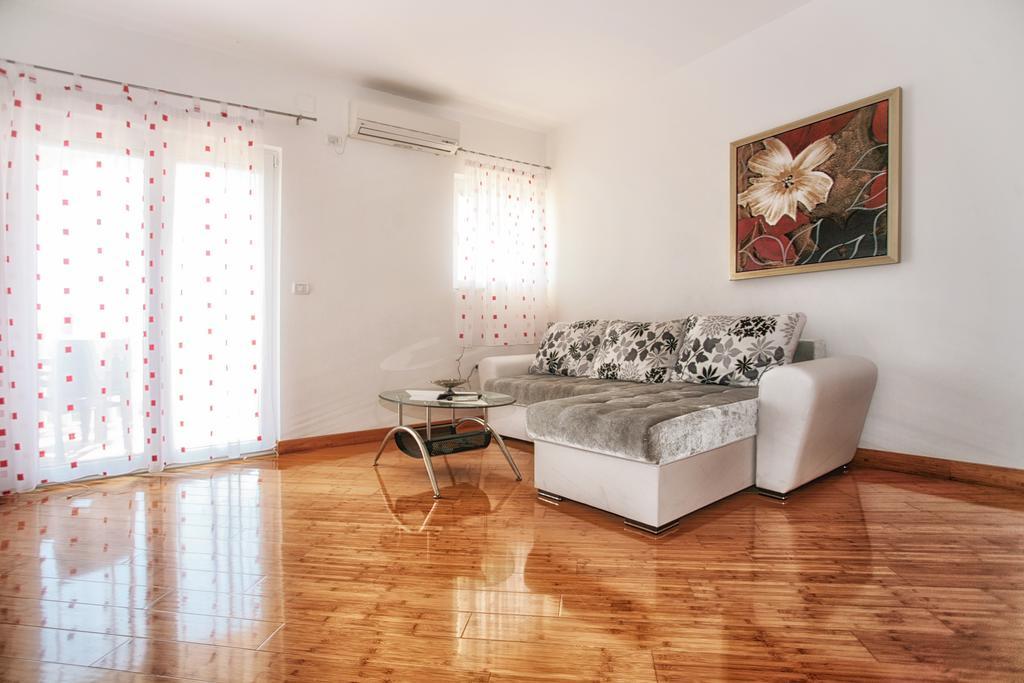 Apartments Villa Happy Mrcevac Luaran gambar