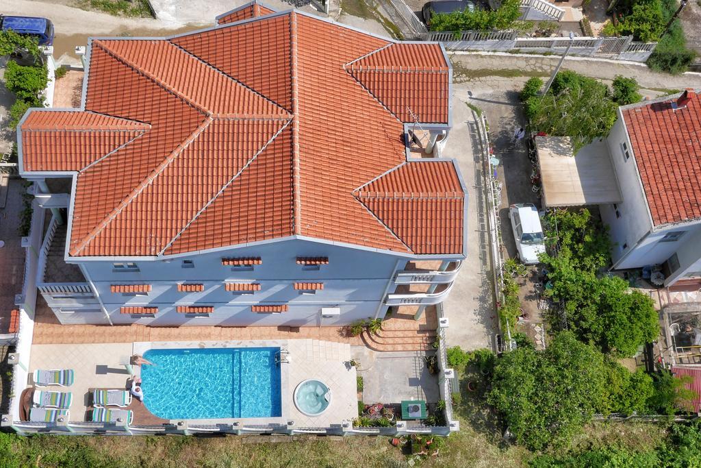 Apartments Villa Happy Mrcevac Luaran gambar