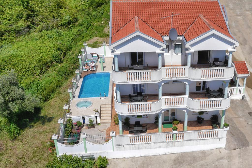 Apartments Villa Happy Mrcevac Luaran gambar