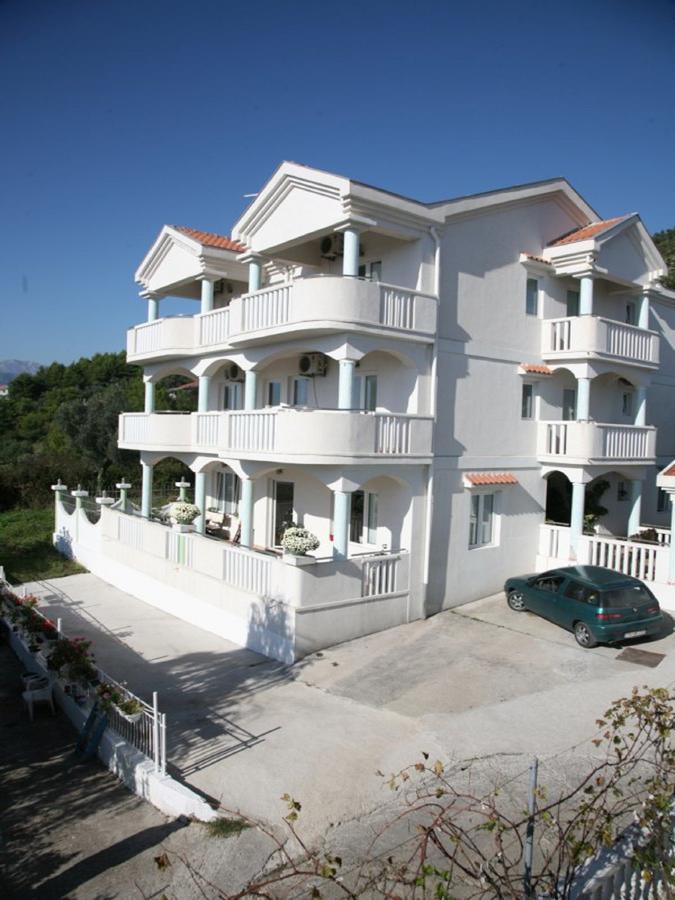 Apartments Villa Happy Mrcevac Luaran gambar